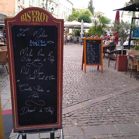 Vila Poppey Péret Exteriér fotografie